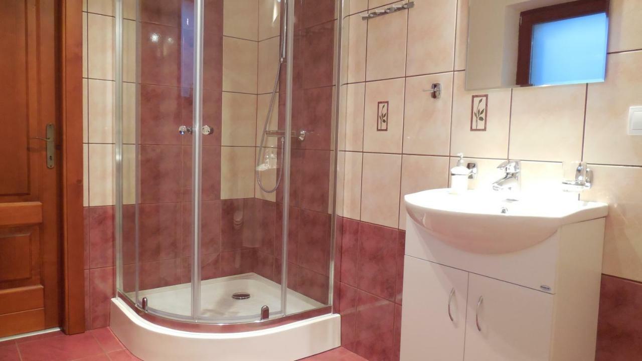 Privát pod kostolom - Ubytovanie Valča Exterior foto